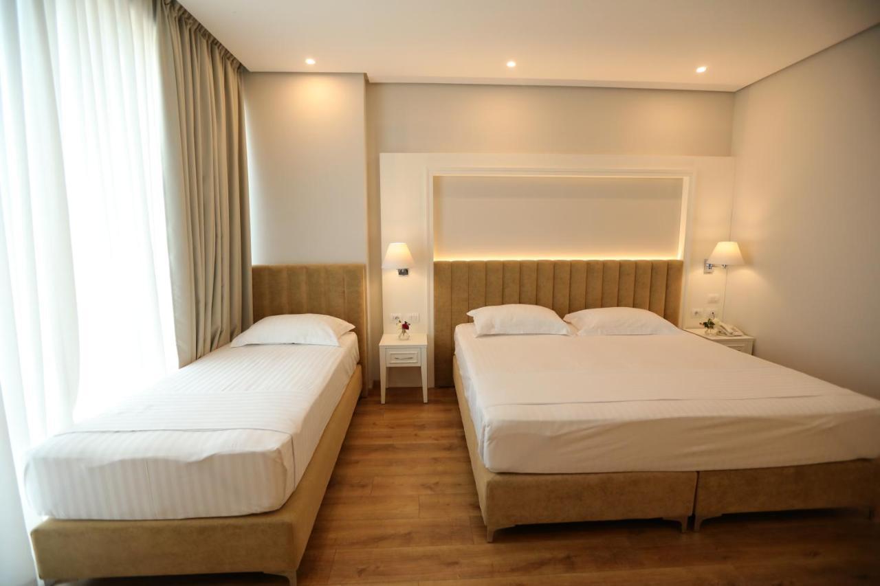 Premium Beach Hotel Golem  Exterior photo