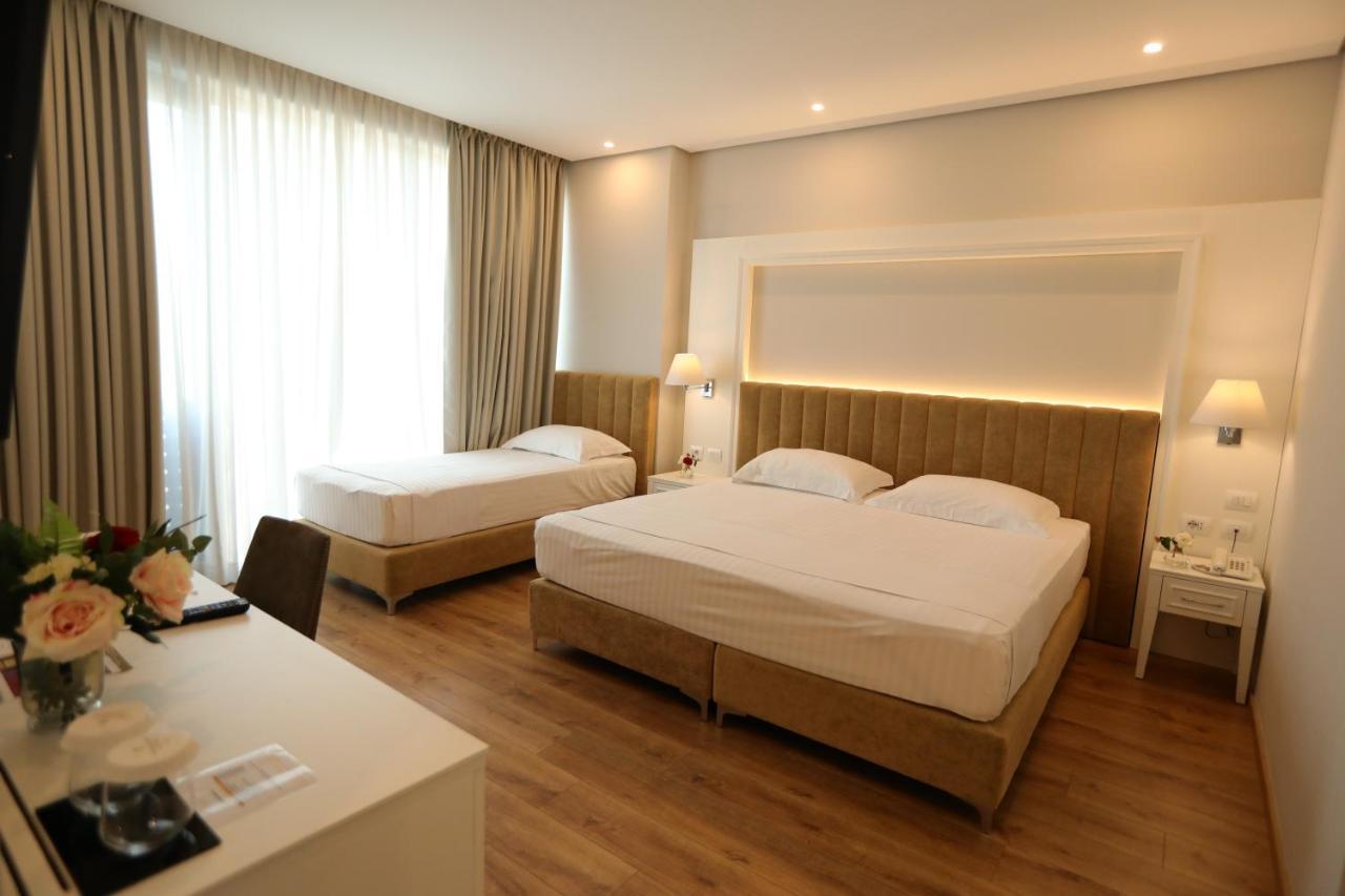 Premium Beach Hotel Golem  Exterior photo