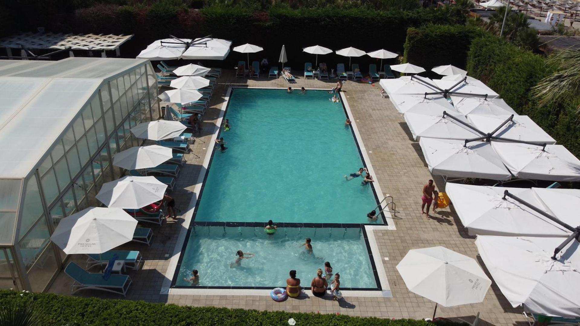 Premium Beach Hotel Golem  Exterior photo