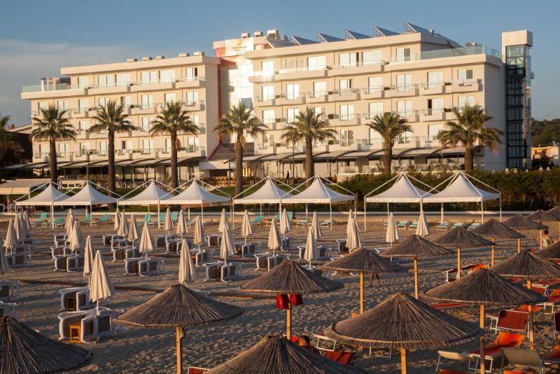 Premium Beach Hotel Golem  Exterior photo