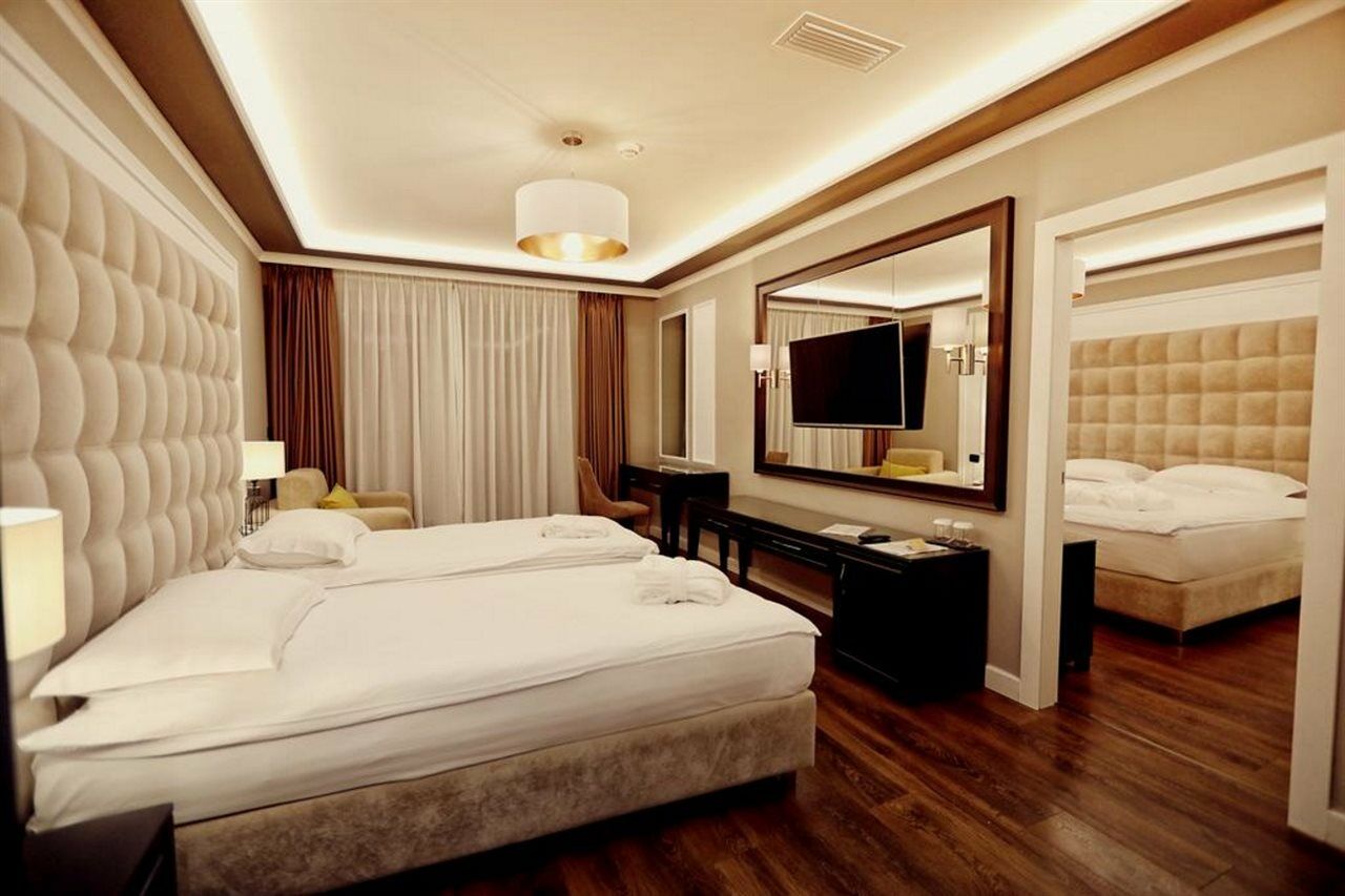 Premium Beach Hotel Golem  Exterior photo